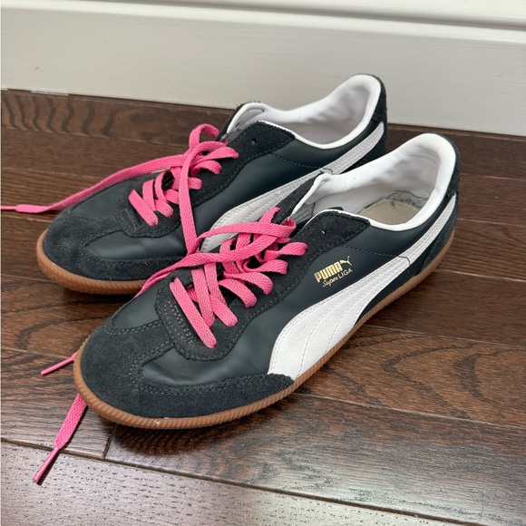 Puma Shoes - Puma Supa Liga Sneakers with Pink Laces